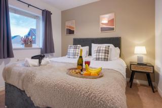 Charming House - Close to Shops & City Centre - Free Parking, Self-Check-In, Fast WiFi & Smart TV with Netflix by Yoko Property - 4