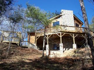 Luxury Vacation Rental with a Hot Tub for Rent in Clyde, North Carolina - Clyde - 0