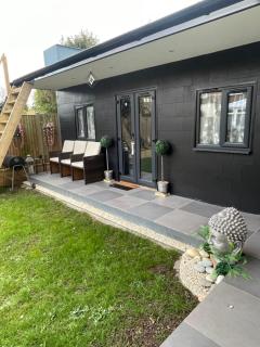 Family cottage - Epsom - 2