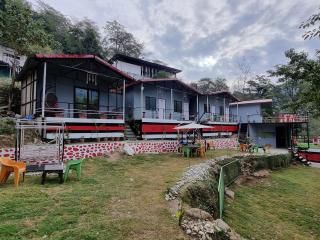 The Seven Hills Resort - - 0