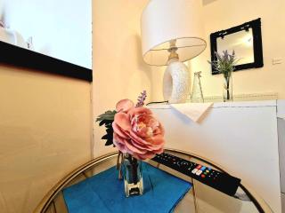 Seaside Escape - Sleeps 4 - Pets Ok - Free Parking - Cleethorpes - 6