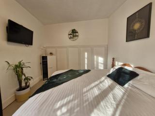 Seaside Escape - Sleeps 4 - Pets Ok - Free Parking - Cleethorpes - 5