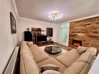 SunnyHill Apartment Ideal for Families & Groups - Pristina - 8