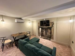 Akroyd House - The Wainhouse Room - Halifax - 5