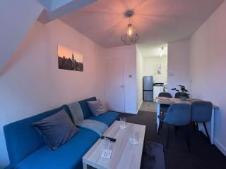 Central One-Bedroom Flat - Chesterton - 1