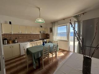 Azure Apartments By The Sea Near City Omiš - Omiš - 3
