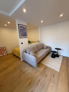 NEW - Augsburg - Hauptbahnhof - 4 Guests - 3