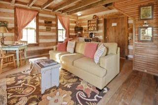 AB Butlers Dog Trot - Marshall Creek Suite - Fredericksburg - 6