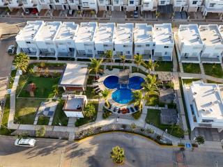 Casa en fraccionamiento privado con alberca y asadores - Almarena 1438 - La Florida - 4