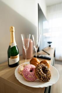 SHM Apartments with AC - Budapest - 1