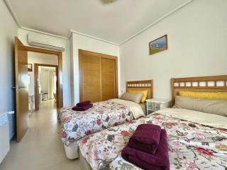 Stunning frontline apartment with golf views - 8