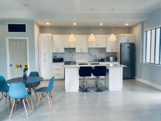 Escape360 Condo 2 - Sea Views, Luxurious & Modern - Westerhall Land Settlement - 1
