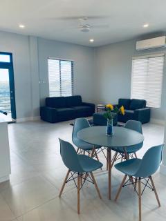 Escape360 Condo 2 - Sea Views, Luxurious & Modern - Westerhall Land Settlement - 9
