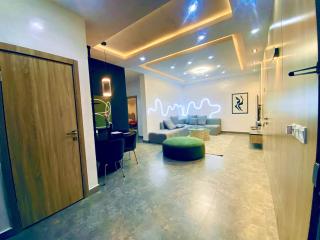 Luxurious Lekki Haven - 24hr Electricity - Lekki - 3