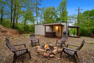 Modern Cabin Retreat- Hot Tub BBQ and Firepit - Broken Bow - 0
