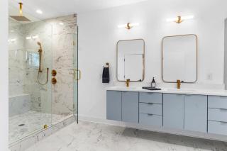 Charlotte's Modern Luxe Home - Your Stylish Haven - Charlotte - 5