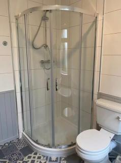 The Tudors Modern 3-Bed Home with Fast WiFi, Private Drive & Near Town Center - Chelmsford - 3