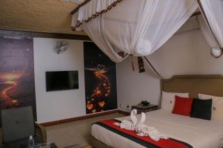 Saffron Beach Bistro and Cottages - Entebbe - 5