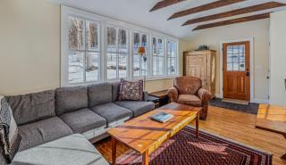 Historic Charm Located On the River - Rustic Chic - Woodstock - 6