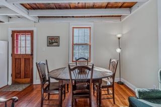 Historic Charm Located On the River - Rustic Chic - Woodstock - 2