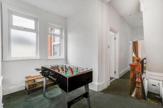 Central - Free Parking - 4-Bed Apartment - Northampton - 6