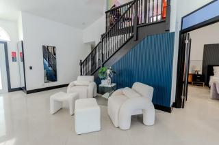 Fun 4Bd Poolside House with Games Sleeps 10 - Fort Lauderdale - 3