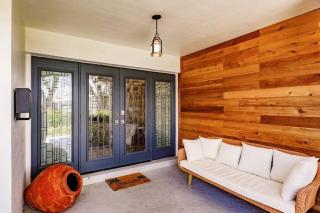 Resort Style Backyard Heated Pool Hot Tub Fire Pit - Fort Lauderdale - 3