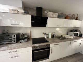 Frisch Renovierte Souterrain Wohnung - 7