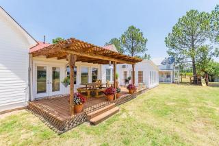 Fischer Farmhouse - 1