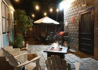 Ms Bunnys Bungalow - Fredericksburg - 9