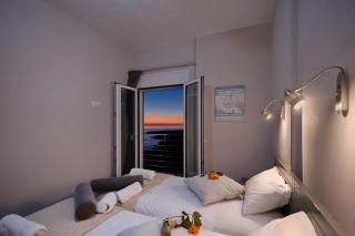 Akrotiri Panorama- luxury rental apartments with sea view - Rodakino - 2