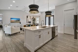 Luxury Retreat in Secret Paradise - Bonita Springs - 1