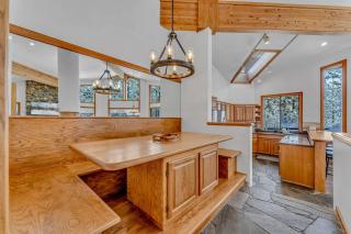 Luxury Truckee Retreat with Hot Tub and Sauna - 1
