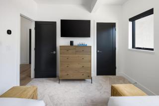 The Champagne Chalet - Luxurious Family Mountain Escape - 7