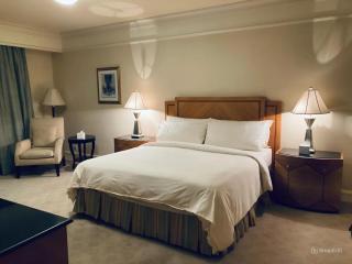 Rare 2Bedroom Hotel Apartment at Four Seasons Nile Plaza Stunning Nile View! - 5