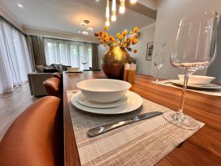 A Lovely, Luxurious unit - 6