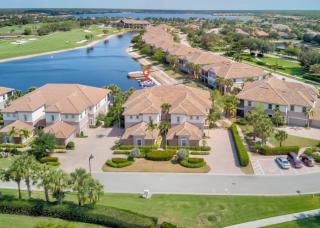 Lake View First Floor Coach Home At Amenities Filled - The Quarry of Naples - Naples - 0