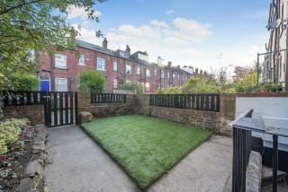 Perfect For Groups, Contractors and Corporate Workers - Headingley - 0