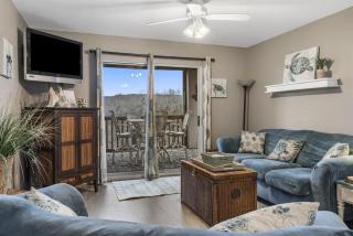 The Cove 8-4 By SDC, Big Deck, Pool, Hot Tub, Lake View, No Stairs - Branson - 2