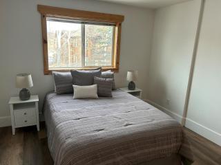 Spacious Modern Home with Game Room - 8