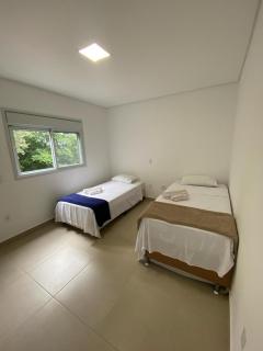 Lindo e novo apartamento na praia da Armação - Florianópolis - 7
