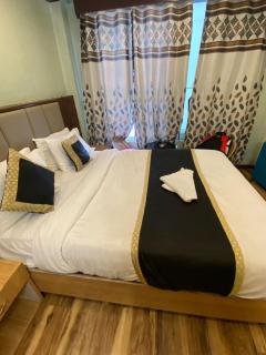 Hotel Premium Oliver - Near Prem Mandir- Fully AC with Inhouse Parking - Vrindāvan - 6