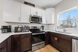 Modern Retreat wHot Tub Arcade & Stunning Views - 6