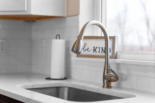 Modern Retreat wHot Tub Arcade & Stunning Views - 4