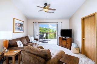 The Cove 19-5 By SDC, Big Deck, Pool, Hot Tub, By Lake - Branson - 9