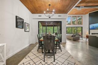 HGTV Cabin- 2 Private Acres -Patio Oasis Dogs OK - 1