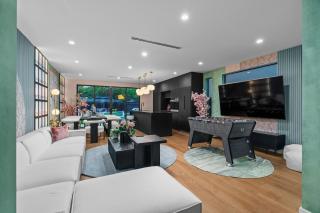 2 Homes Pools Kitchens Greece Japan Design - Miami - 0