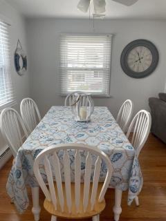 Wi-Fi, Deck, Outside Shower, Cable, Beach Badges, Private Yard,ocean - Brighton Beach - 5