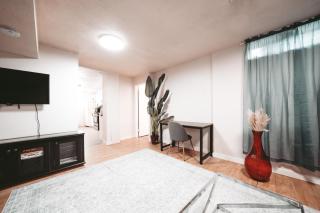 The Cloud off 16th - 2bd 1 ba - 7