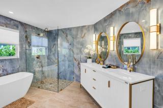 Luxury Home With Great Community Amenities - Naples - 7